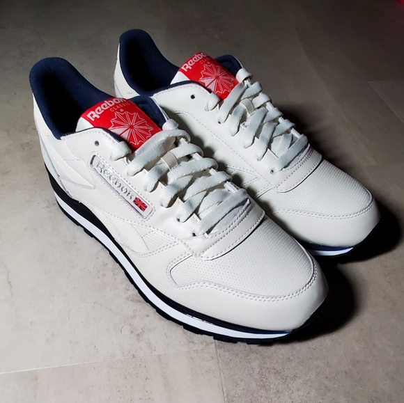 Reebok Classic,Men Size 9 - Picture 9 of 13